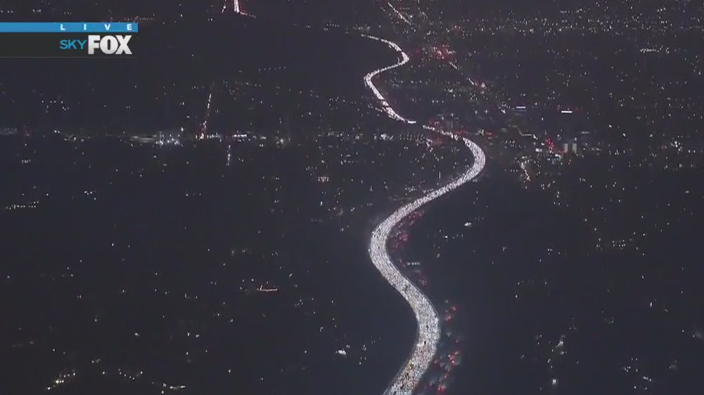 Motorcycle crash snarls traffic on 405 Fwy