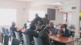 Black restauranteurs feed Long Beach homeless