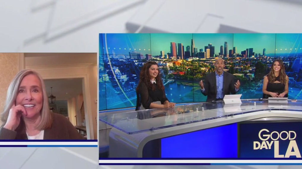 "25 Words or Less" Super Fan Contest is Back!