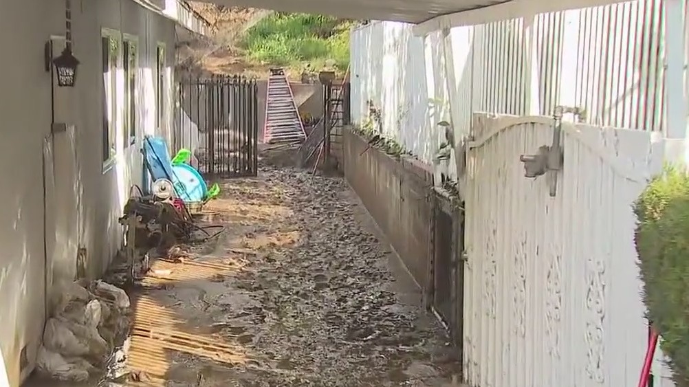 Mudslide forces evacuations in Hacienda Heights
