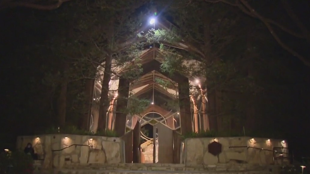 Wayfarers Chapel shuts down, shocking couples