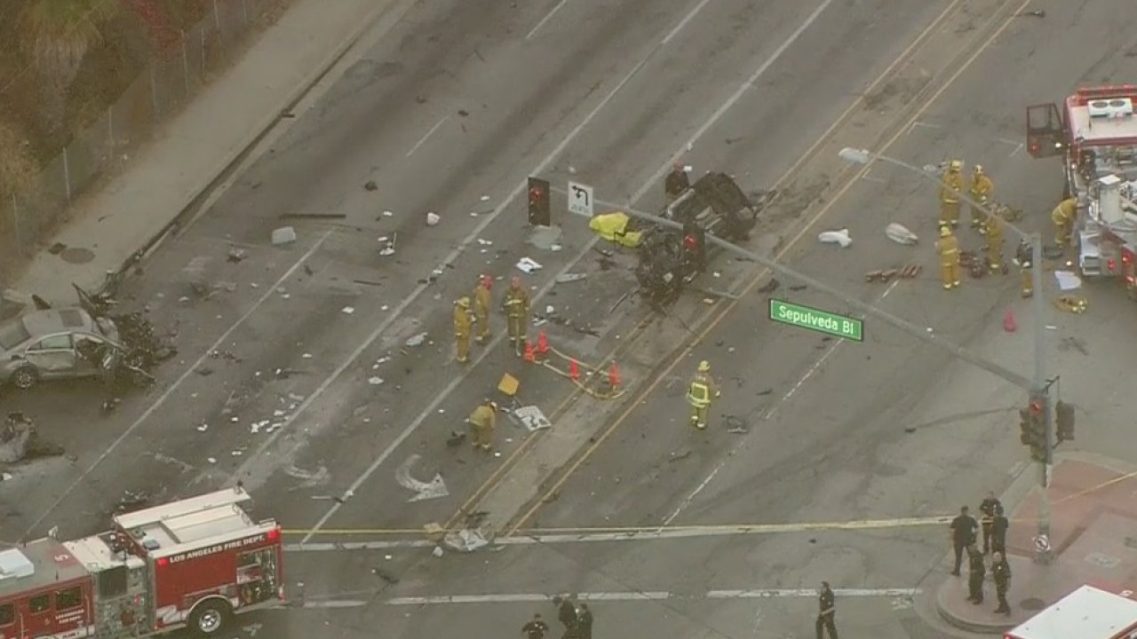 One killed, one seriously injured following head-on crash in Culver City
