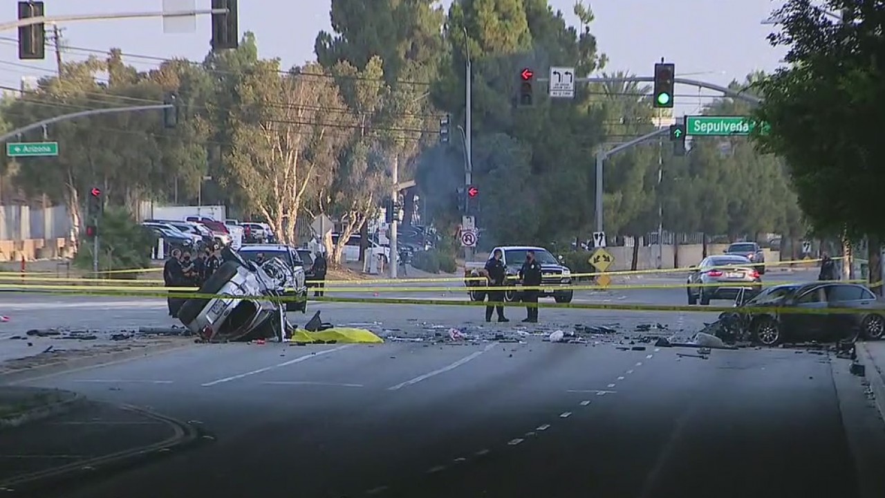 Culver City crash: 1 dead, 1 critically hurt