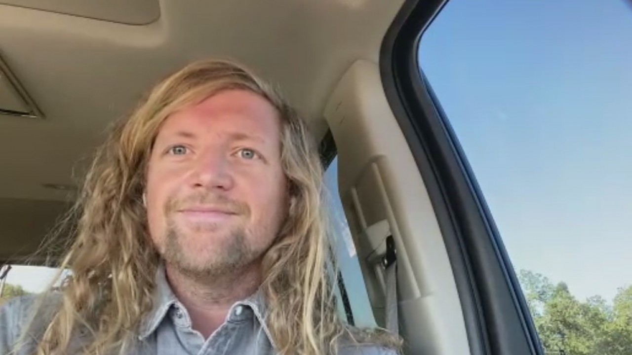 Sean Feucht brings worship outdoors after California bans singing, chanting in churches