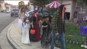 Trick-or-treating in Santa Clarita
