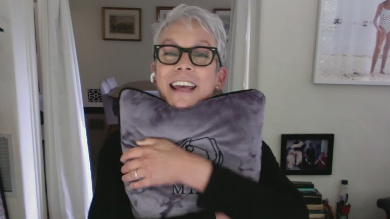 Jamie Lee Curtis on Addiction, Connection and Comfort During the Pandemic