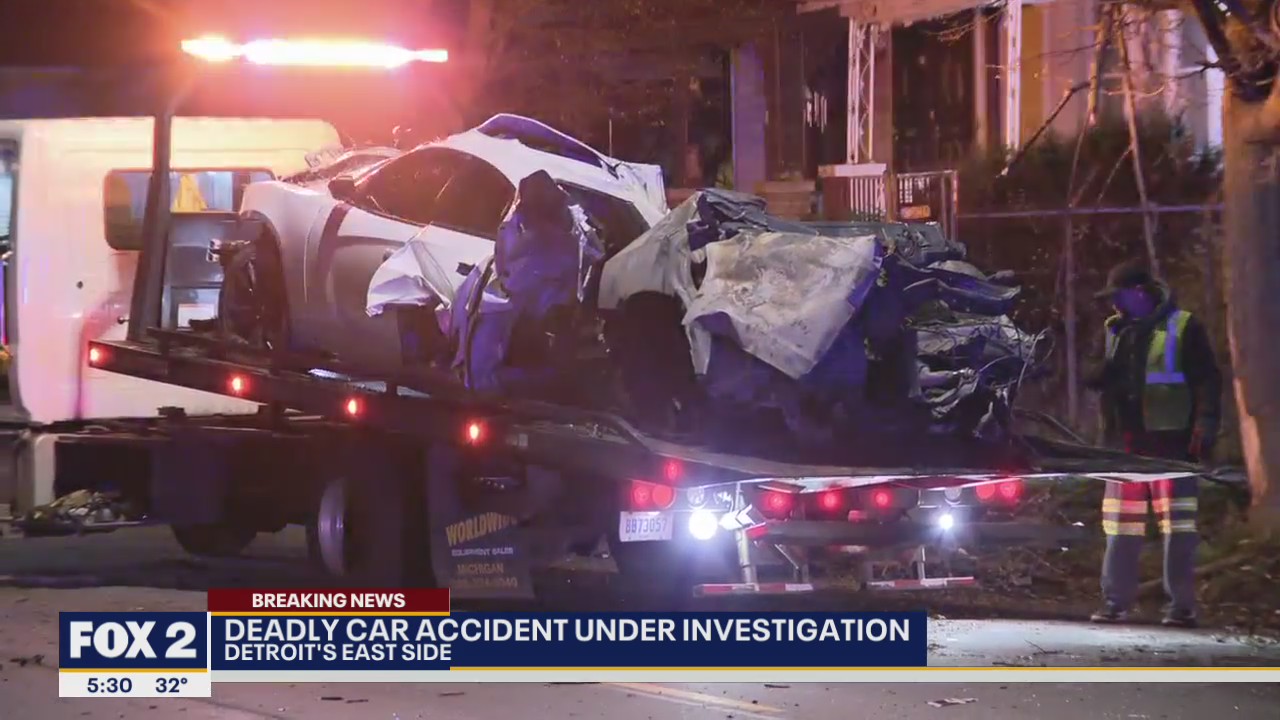 One person dead after fatal wreck involving two vehicles on Detroit's east side