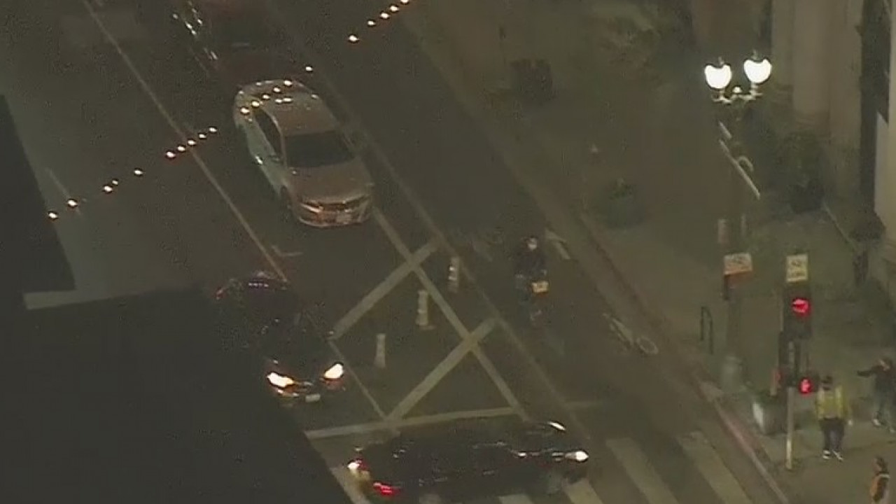 Bicyclist nearly gets hit by a pursuit suspect