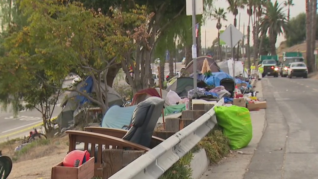Homeless encampment cleanup in San Pedro