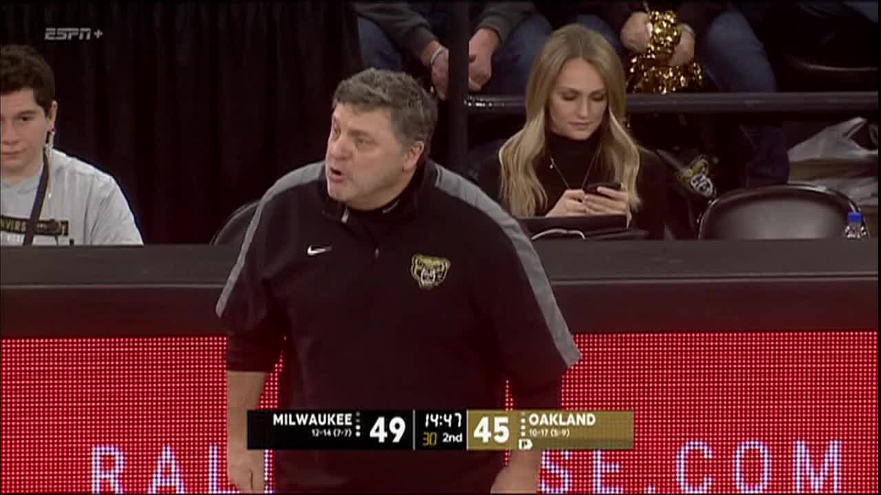 WATCH - Oakland coach Greg Kampe's new way of recruiting