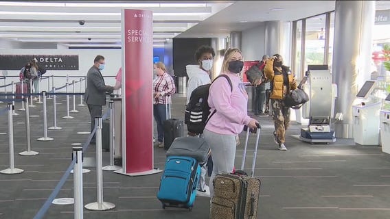 Travelers return home to LAX after holidays