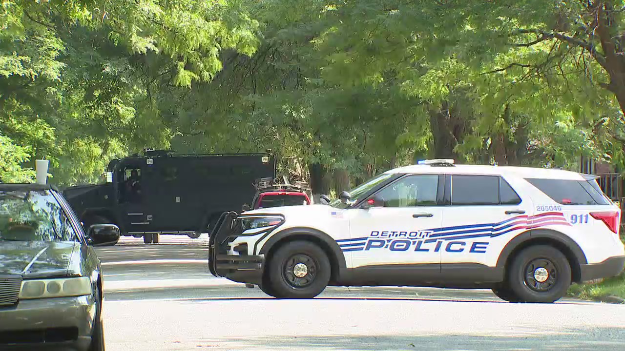 Police searching for two men on the run after shooting, barricaded gunman situation on Detroit's east side