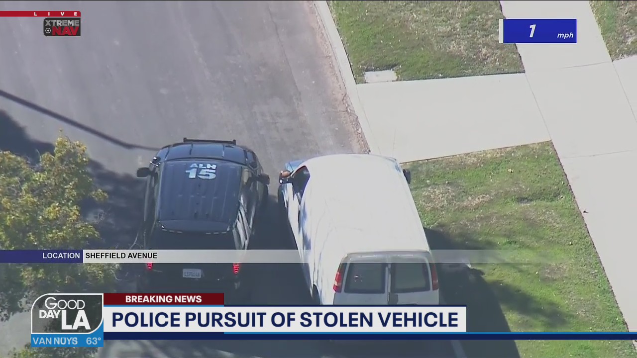 Police pursuit of reportedly stolen vehicle | FOX 11 Los Angeles