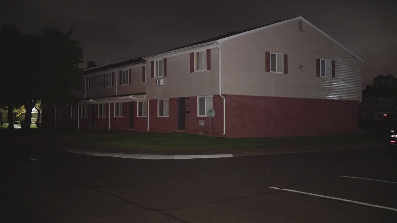 Barricaded gunman reported in Taylor