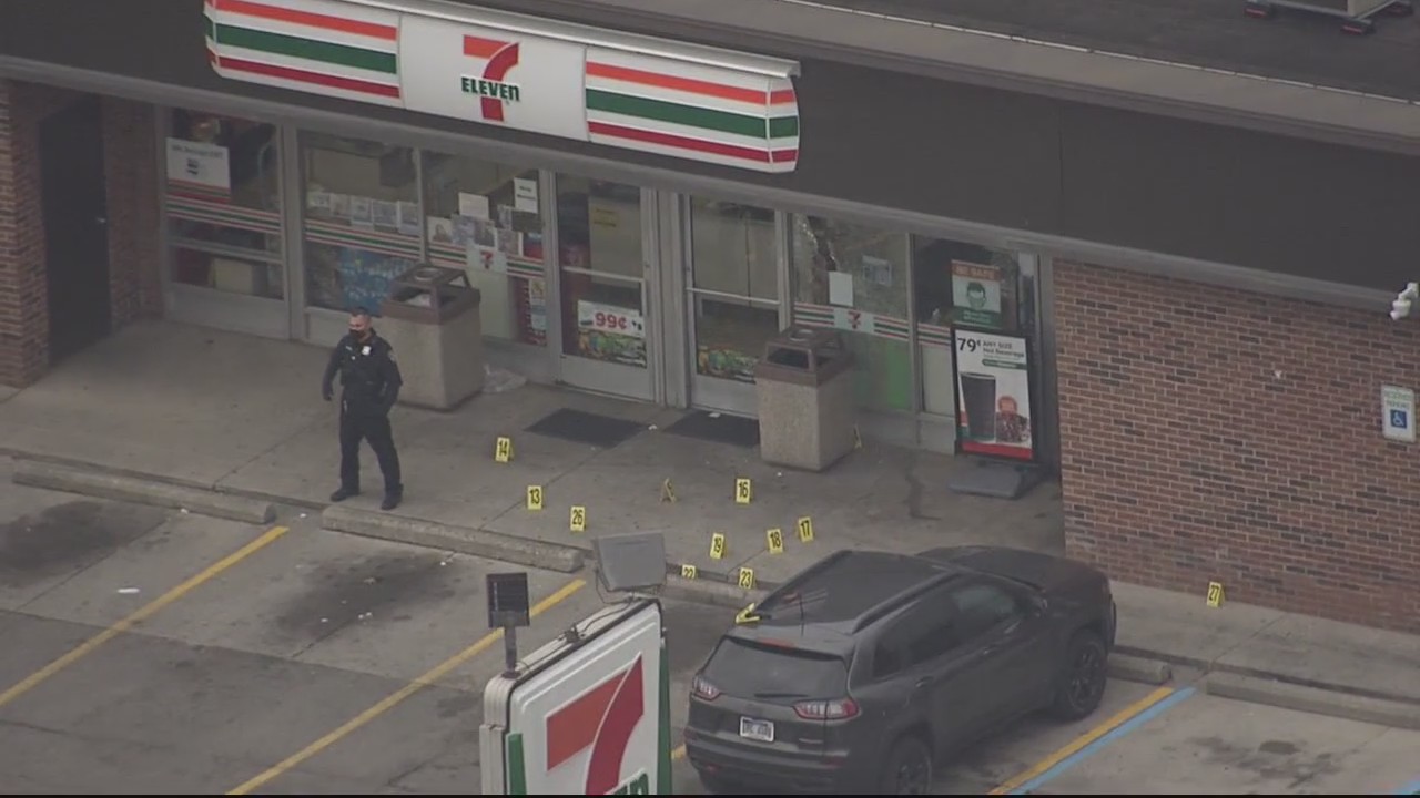 Off-duty Detroit cop shoots armed robbery suspect at 7-Eleven in ...