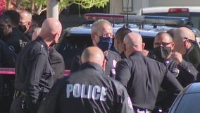 Off-duty LAPD officer shot after suspect breaks into his private vehicle