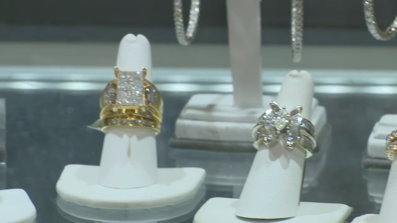 Last minute gift ideas from American Jewelry & Loan