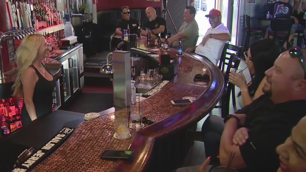 Indoor mask mandate returns to Los Angeles County amid COVID-19 surge