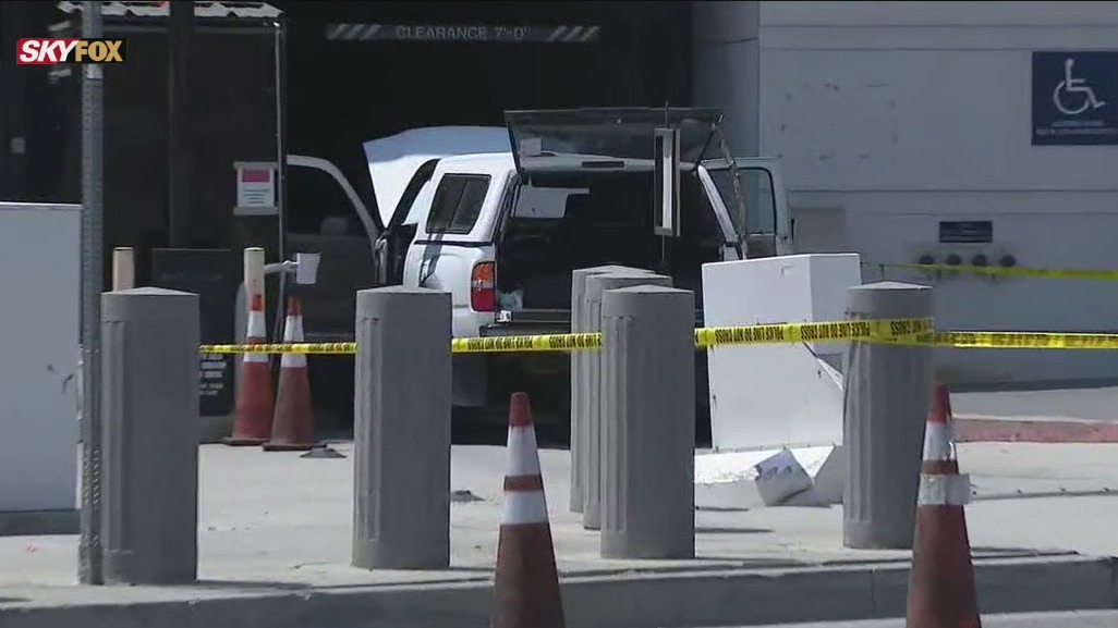 Armed suspect tries to break into Roybal Federal Building