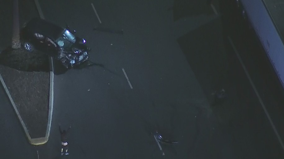 Police chase ends in violent crash in South Los Angeles