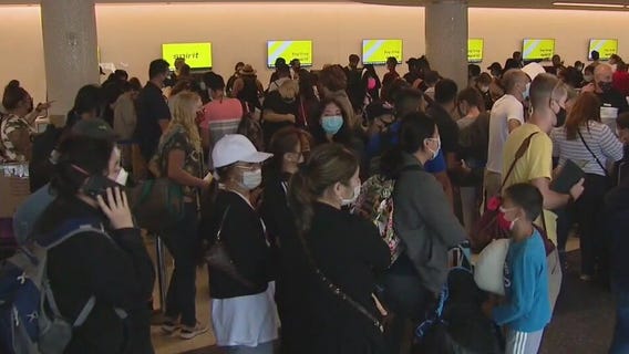 Spirit suddenly cancels hundreds of flights