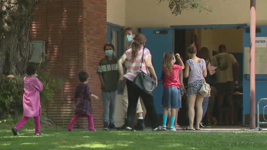 LAUSD employees required to be fully vaccinated by Oct. 15