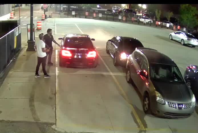 Detroit police seek man after shooting during fight | FOX 2 Detroit
