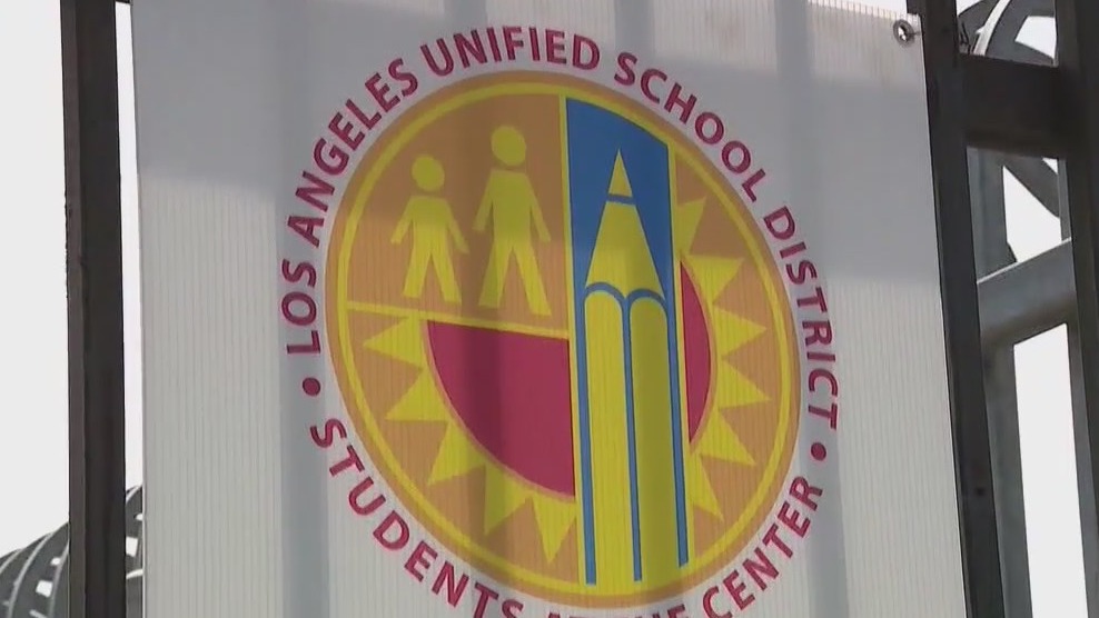 Teachers union wants LAUSD to require vaccination for eligible students