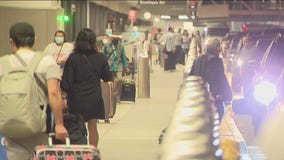 Travelers scramble to leave town for Labor Day weekend