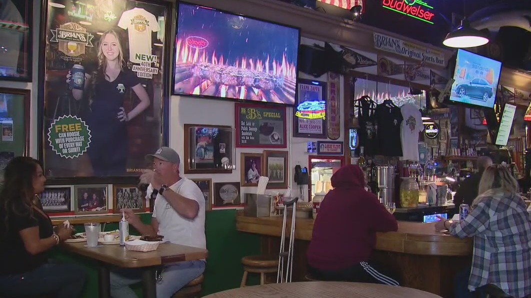 Proof of vaccination required for West Hollywood patrons wanting to dine at indoor bars, restaurants