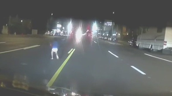 Hero delivery driver rescues young boy wandering through traffic