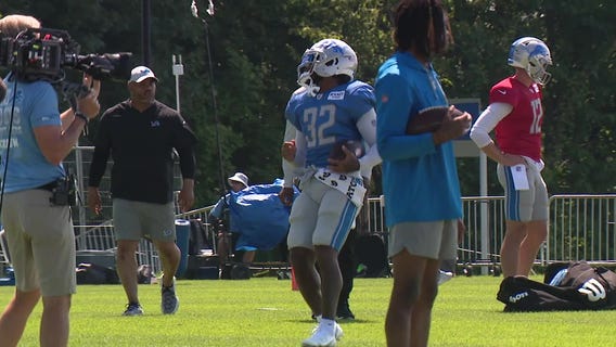 Lions Camp 8-18 - Swift's tough love & practicing vs. Colts