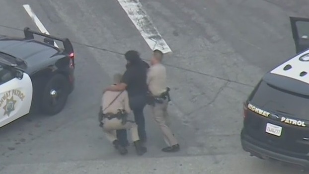 Police chase suspect fights CHP officers prior to arrest