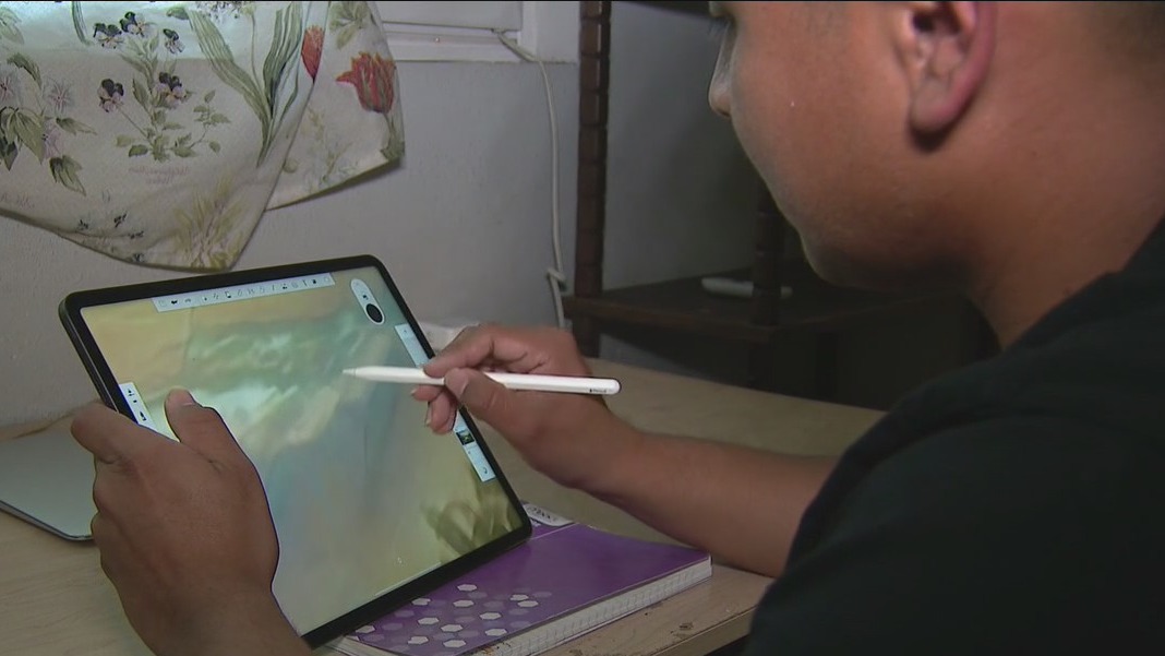 Artist makes money from NFT and cryptocurrency