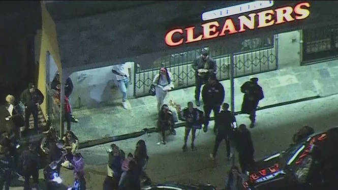 Police investigate shooting at Hollywood strip club