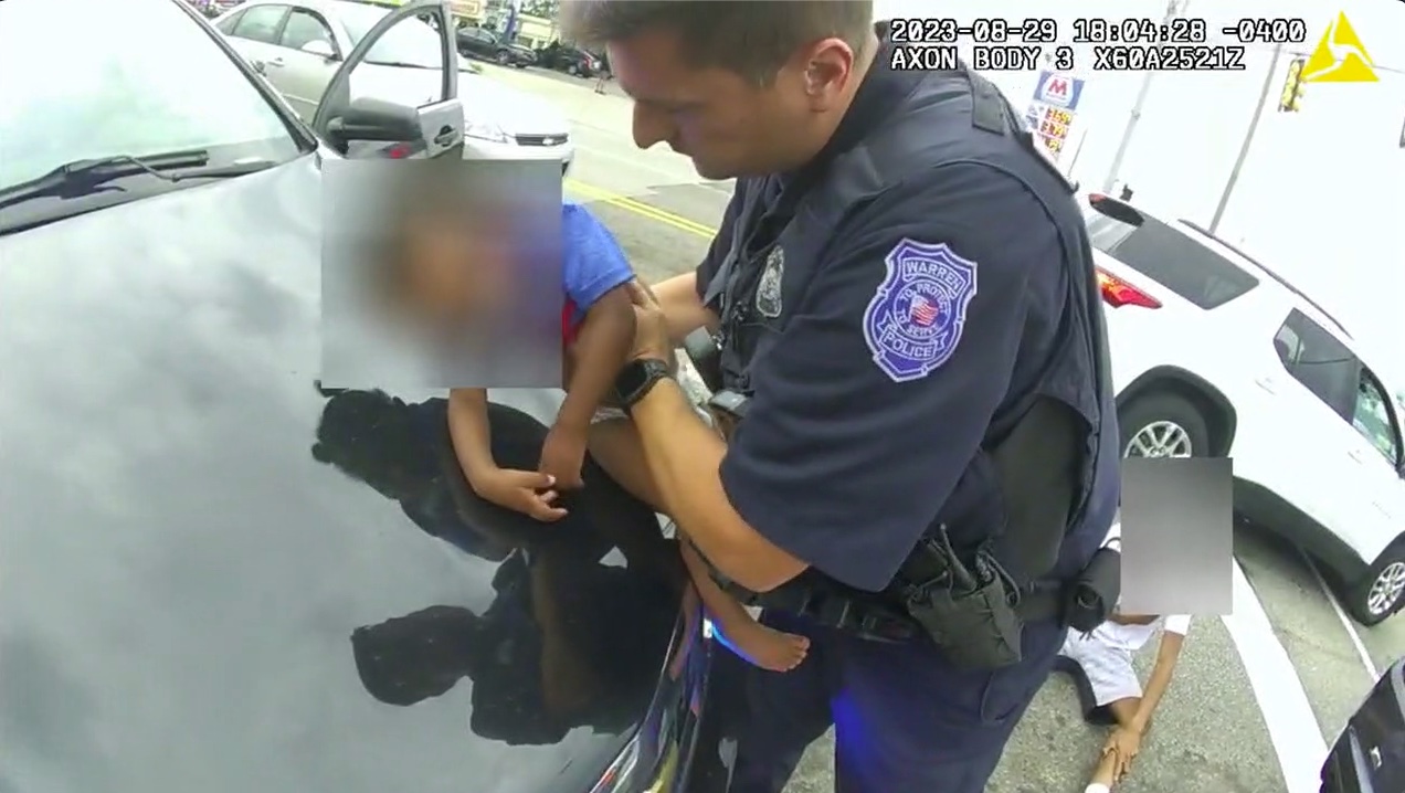 Warren Police save baby during traffic stop