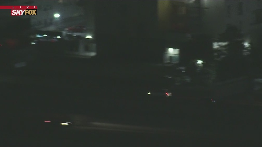 Suspects lead LAPD on chase after using hammers to break into Beverly Grove business