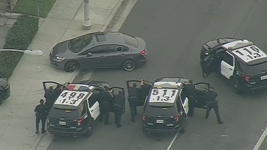 Police chase suspect in standoff with police in Lakewood after lengthy pursuit