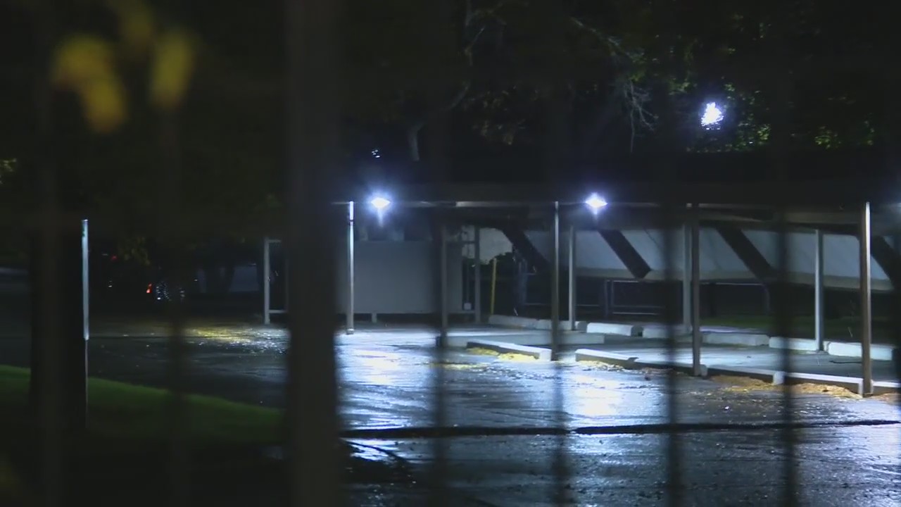 Man shot multiple times at Southfield apartment