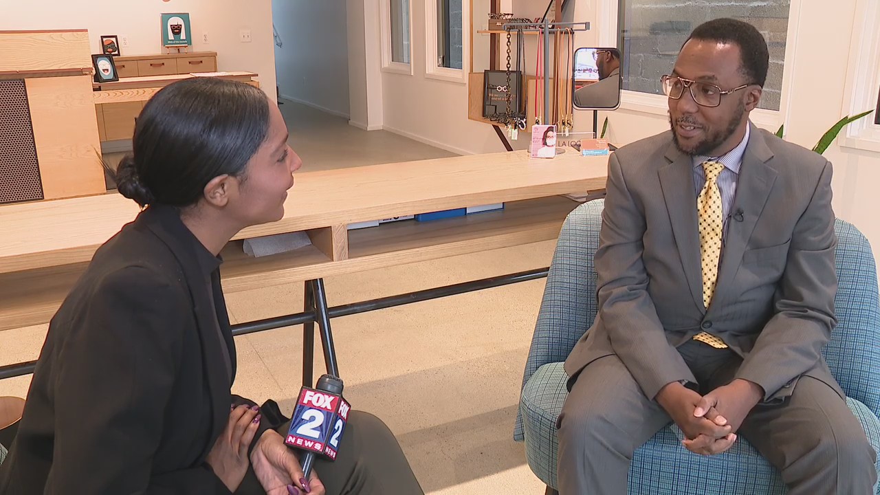 Detroit eye glasses shop is collecting frames for seniors