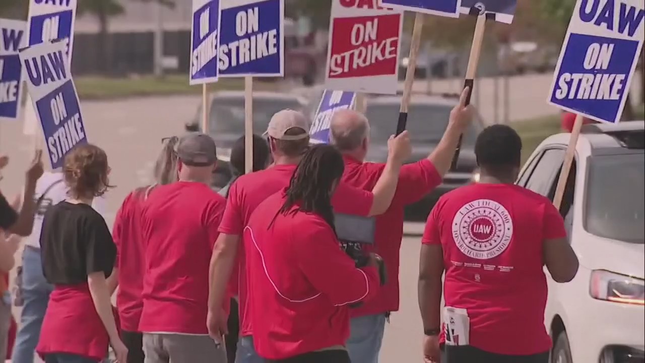 GM, UAW reach tentative deal, sources say