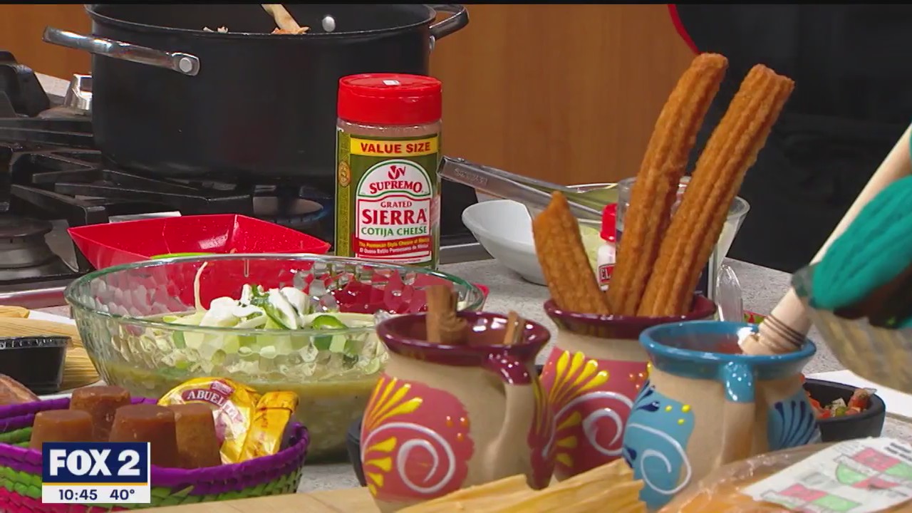 Local market brings special bakery items, community ofrenda to Southwest Detroit