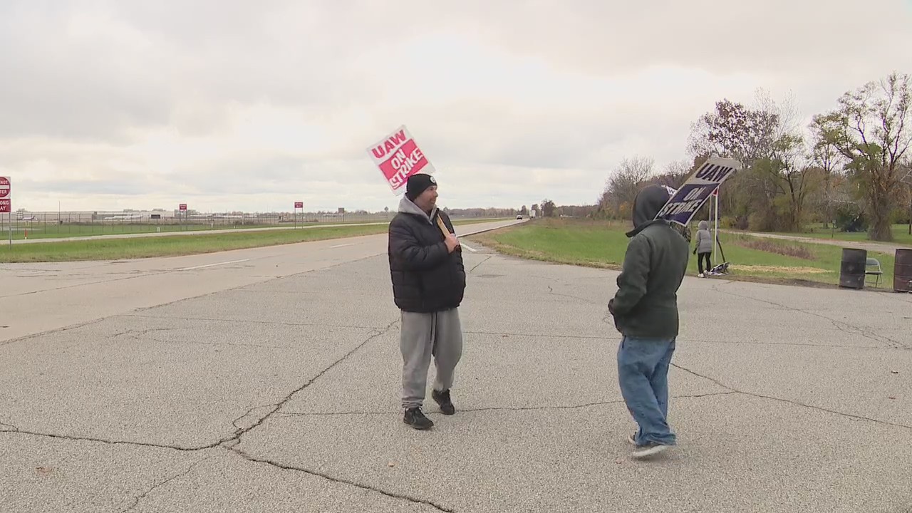 UAW strikes final deal with GM