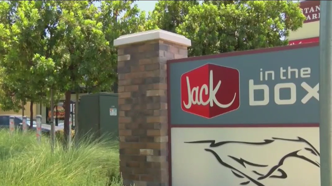 Jack in the Box to buy Del Taco for $575M
