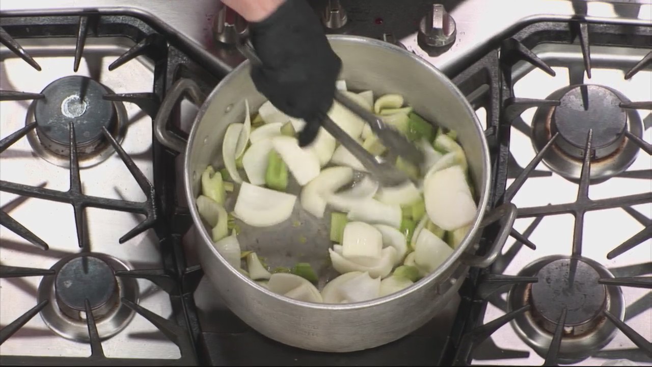 Czapskis Kitchen Making Goulash