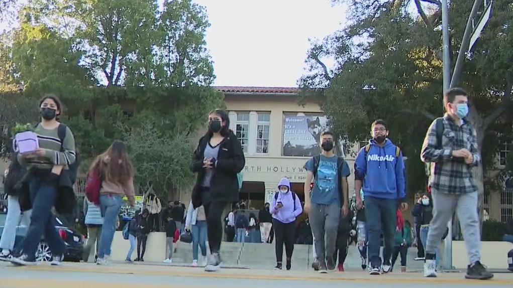 LAUSD delays vaccine mandate