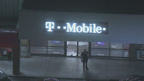 Smash-and-grab: 3 T-Mobile stores across San Fernando Valley targeted by suspects