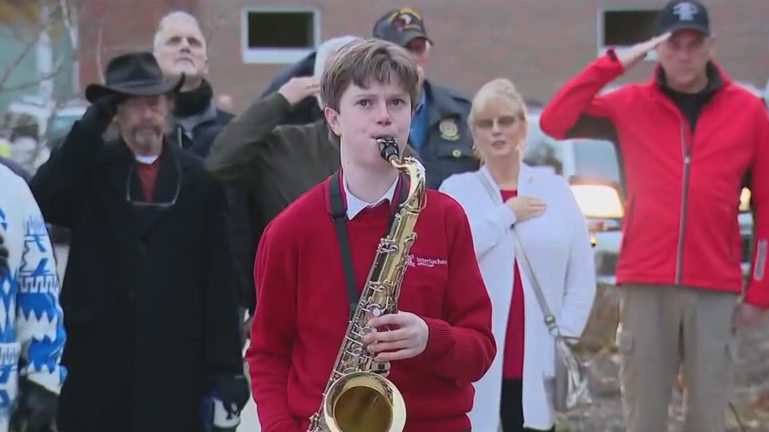 Teen honors military, first responders with weekly sax performance in Farmington Hills