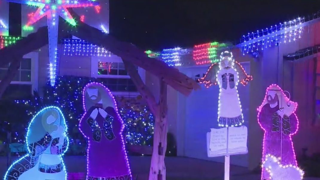Downey family's dazzling Christmas decorations