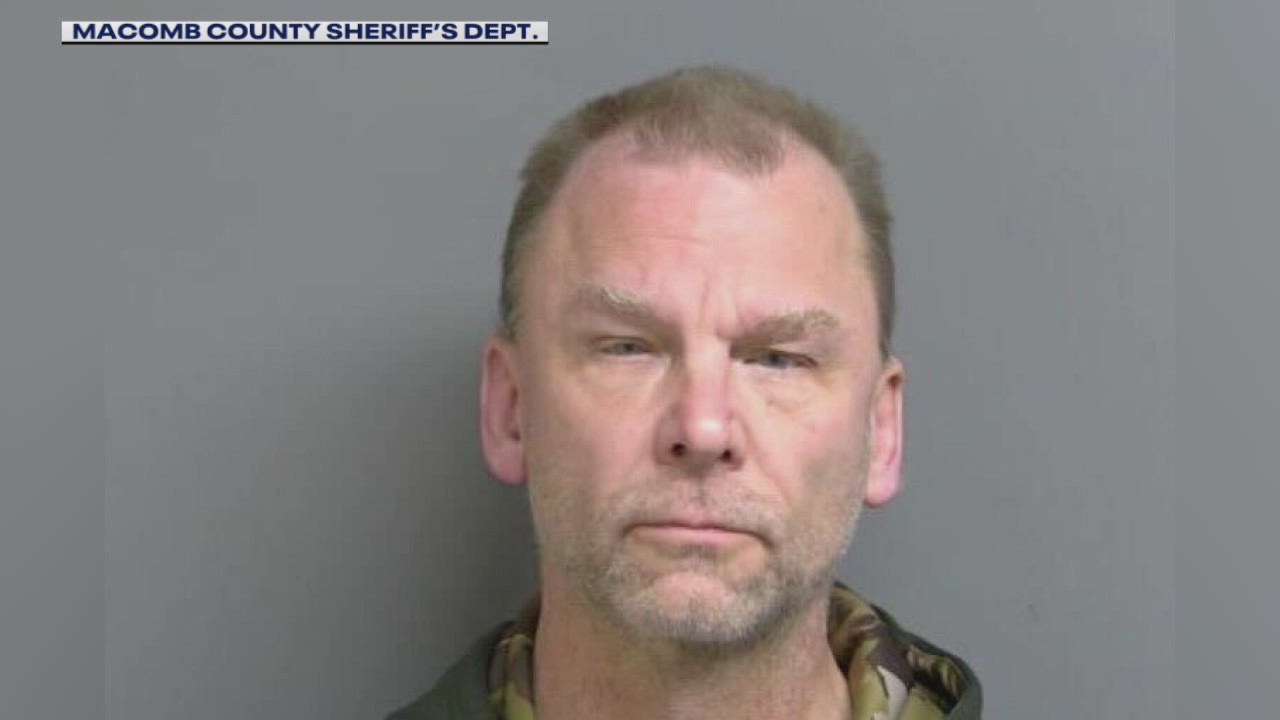 Prior sex offender charged with trying to break into homes, exposing self